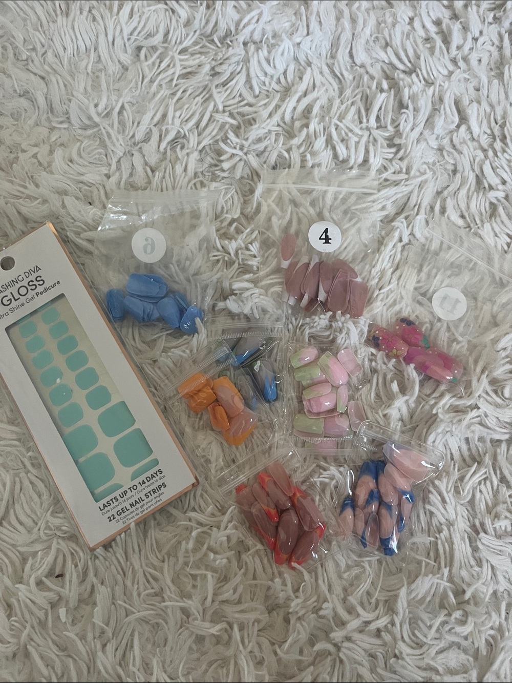 Glossy Press-On Nail Kit for Kids — Assorted Pastel Colors